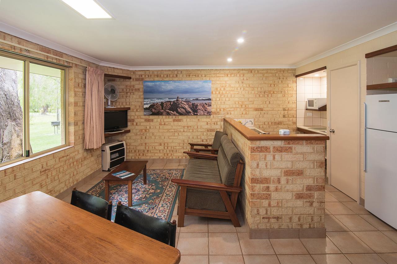 Siesta Park Holiday Resort Absolute Beachfront Resort Busselton Room photo